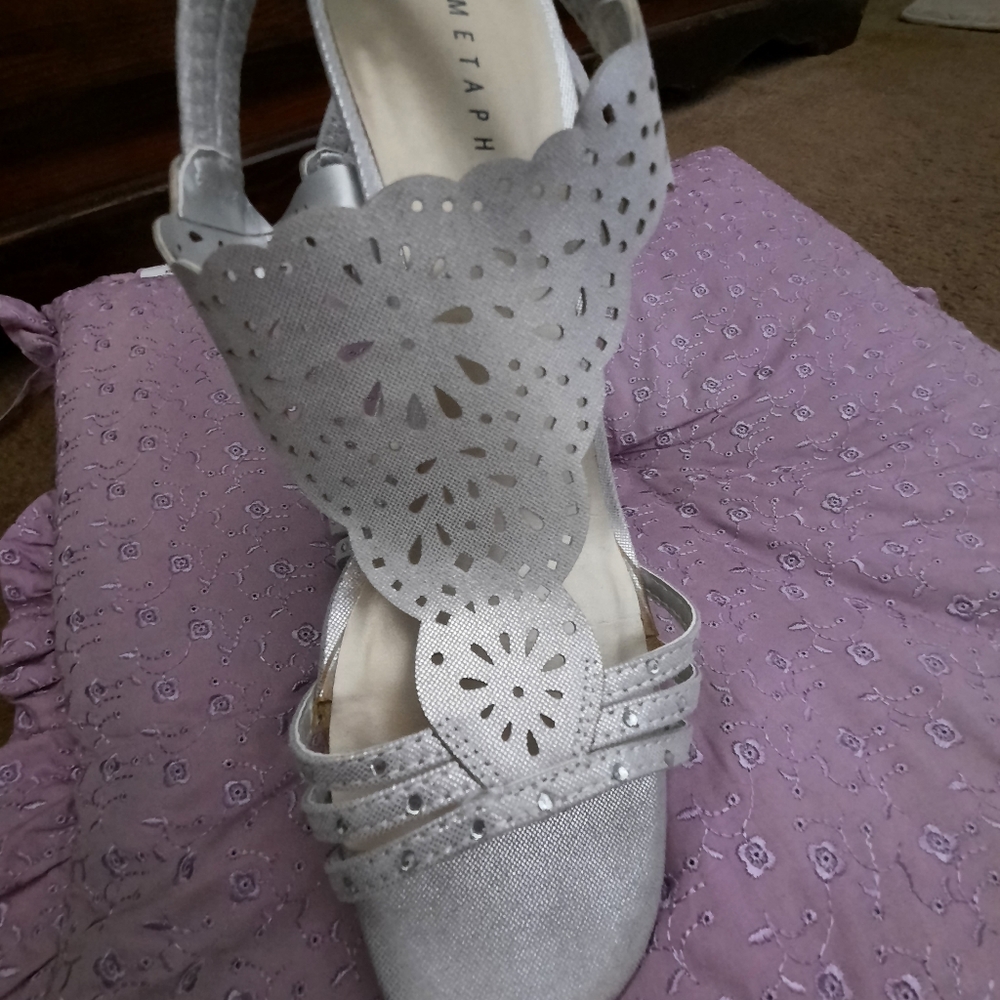 Metaphor women's size 10 silver dress shoes - Picture 6 of 8